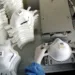 Os trabalhadores produzem máscaras faciais à medida que a demanda por sua produção aumenta rapidamente e se esforça para atender aos pedidos, nas instalações de um fabricante turco em Istambul, Turquia, em 30 de janeiro de 2020.