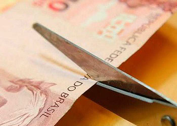 Gehlen Diniz apresenta projeto que prevê redução de 50% do salário de parlamentares por 3 meses 2 Gehlen Diniz apresenta projeto que prevê redução de 50% do salário de parlamentares por 3 meses