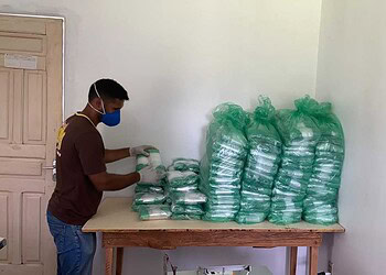 Irmão de arquiteta que teve coronavírus produz jalecos para doar a equipes da Saúde 13 Irmão de arquiteta que teve coronavírus produz jalecos para doar a equipes da Saúde