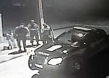 Vídeo flagra suposta truculência policial em abordagem a motociclista 8 Foto: Reprodução