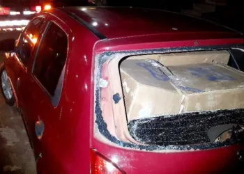 Polícia troca tiros com suspeito que contrabandeava 800 pacotes de cigarros na fronteira