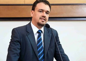 Deputado Daniel Zen apresenta PL que obriga bancos a oferecer condições mínimas de dignidade aos clientes