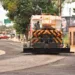 Prefeitura recupera parte da Rua 24 de Janeiro em experiência grátis com micro pavimento