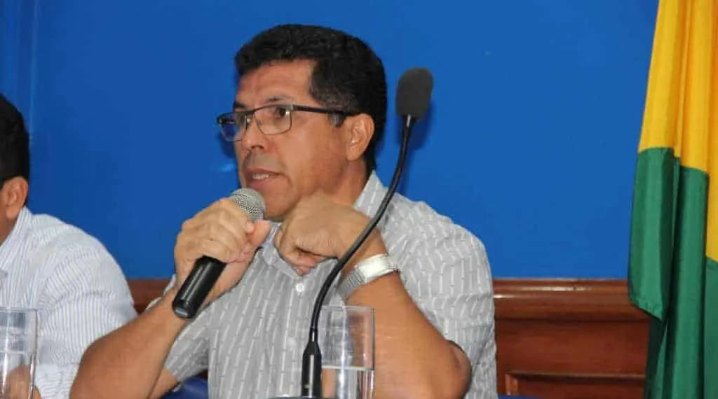 “Decretar é fácil, difícil é criar políticas públicas para manter os menos favorecidos”, diz Acisa