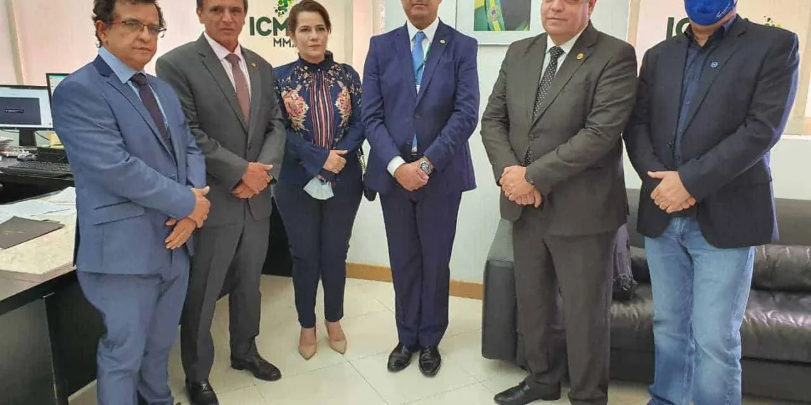 Com ele estavam o vice-governador do Acre, Major Wherles Rocha (PSDB), a deputada federal Mara Rocha (PSDB) e o deputado estadual Luiz Gonzaga (PDSB