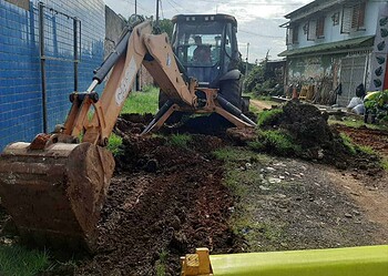 Beco se transforma em travessa após obras da prefeitura no Montanhês