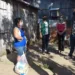 Prefeitura de Rio Branco faz entrega de cestas básicas para artistas