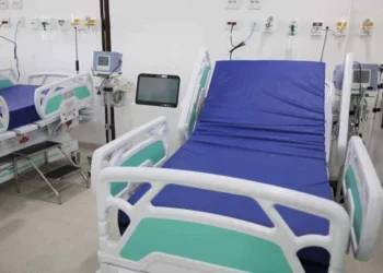 um grande déficit de profissionais de saúde