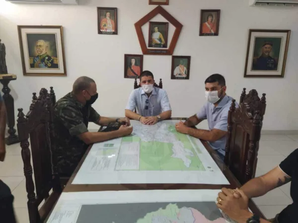 Gladson reconhece contribuição do Exército no desenvolvimento da Amazônia