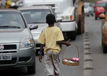 Trabalho Infantil: MP/AC investiga presença de crianças em cruzamentos da Capital 