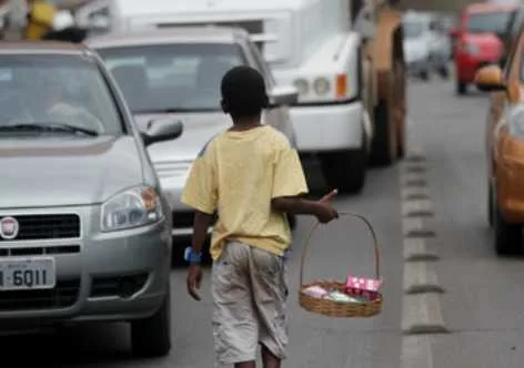 Trabalho Infantil: MP/AC investiga presença de crianças em cruzamentos da Capital 