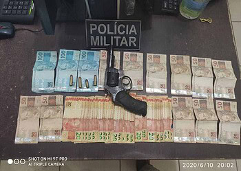 PM prende dupla em flagrante após roubo