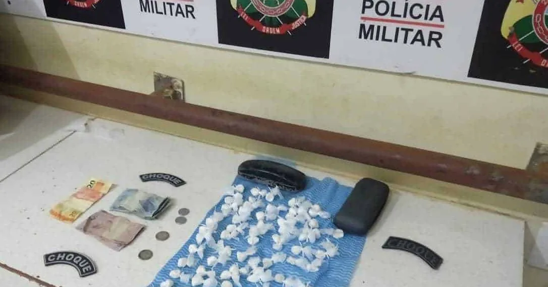 PM apreende drogas no bairro Nova Estação