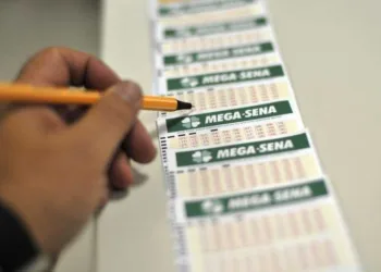 Mega-Sena pode pagar R$ 13 milhões neste sábado