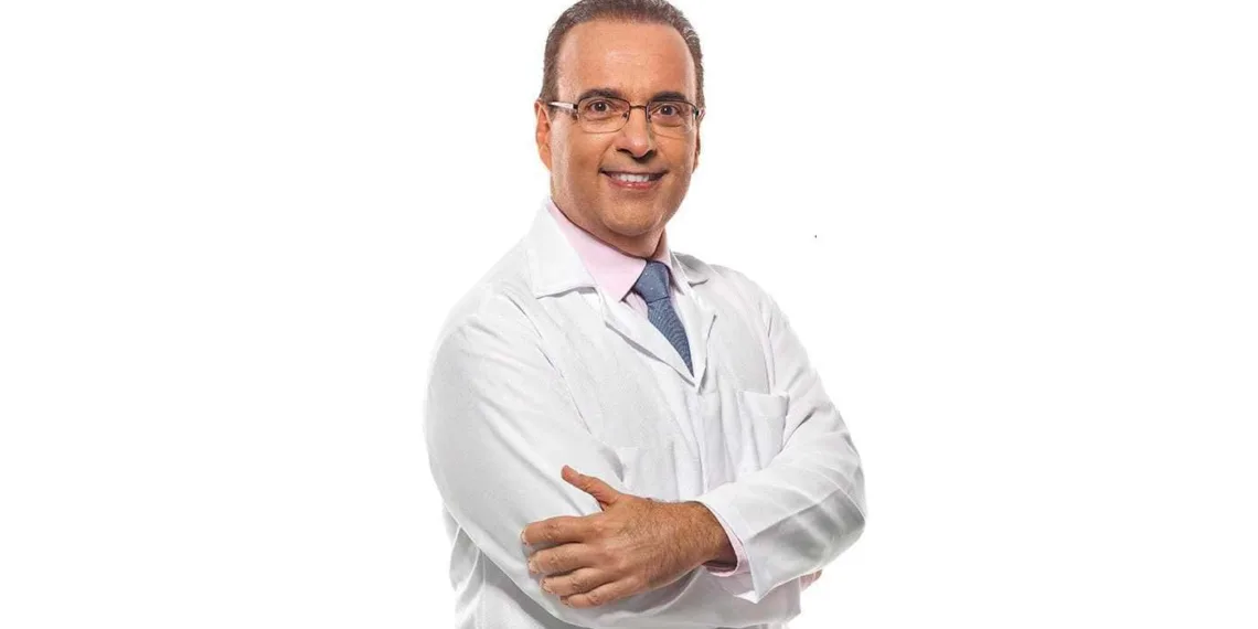 O biomédico Roberto Figueiredo, o Dr. Bactéria, é conhecido por participar de programas da RecordTV (Foto: Divulgação)