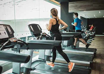 Distância entre clientes na academia será exigência para reabertura (Foto: Istock / Getty Images_