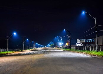 Parque Industrial recebe iluminação pública em LEDs, limpeza e recuperação emergencial das ruas pela prefeitura
