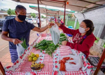 Com Rio Branco na faixa laranja, feiras de bairros voltam de forma gradual