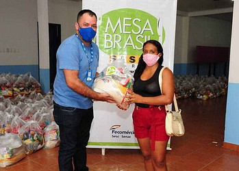 Mais 500 cestas básicas são entregues pelo Sistema Fecomércio/AC em Cruzeiro do Sul