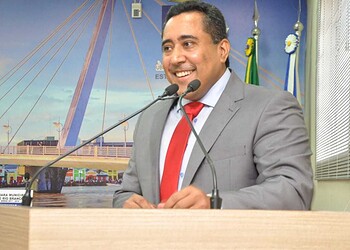 Jakson Ramos (PT) celebrou o início da segunda fase de testes dos respiradores de baixo custo (Foto: Ascom CMRB)