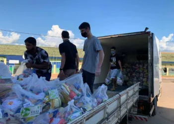 Sistema Fecomércio/AC entrega 500 cestas básicas em Pando, na Bolívia