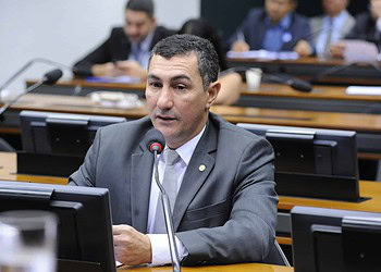 Jesus Sérgio libera mais de meio milhão para os municípios do Acre