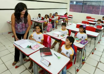 Por falta de agentes de portaria, prefeitura de Rio Branco adia retorno às aulas presenciais