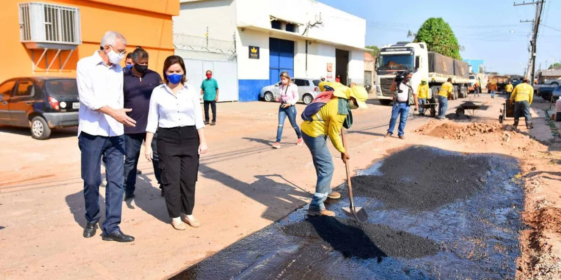 Um dos trechos percorridos por Socorro Neri foi a pavimentação da Rua Francisco Sales (Foto: Fagner Delgado / Ascom PMRB)