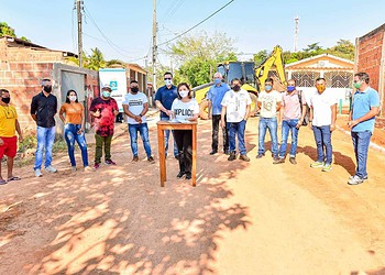 Prefeita Socorro Neri assina ordem de serviços para obras de recuperação e manutenção de ruas na Baixada da Sobral