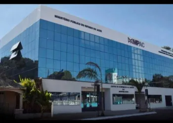 MP/AC requer multa de R$ 1 milhão à companhia aérea por descumprir decisão judicial