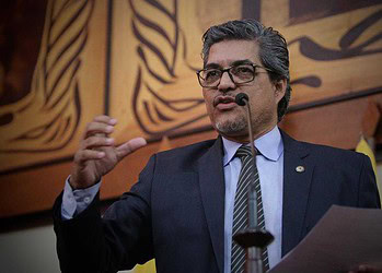 O deputado pediu ao Judiciário acreano e à Defensoria Pública do Estado que investigue o fato (Foto: Assessoria)