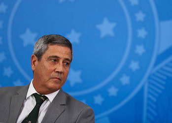 O ministro da Casa Civil, Braga Netto, participa de coletiva de imprensa no Palácio do Planalto, sobre as ações de enfrentamento no combate ao coronavírus