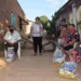 Solidariedade sem fronteiras: Sistema Fecomércio/AC doa cestas básicas a famílias carentes em Cobija