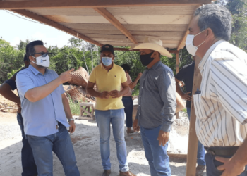 Alan viabilizou, ainda, emenda de R$ 300 mil para a construção das arquibancadas e da iluminação do campo da Colonacre (Foto: Assessoria)