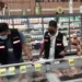 Mode como os alimentos são condicionados também foi verificado durante a operação (Foto: Assessoria Procon)