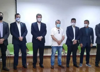 Ao lado de Bittar e ministros, Gladson anuncia R$ 45 milhões para a recuperação da AC-10 e a duplicação da AC-407