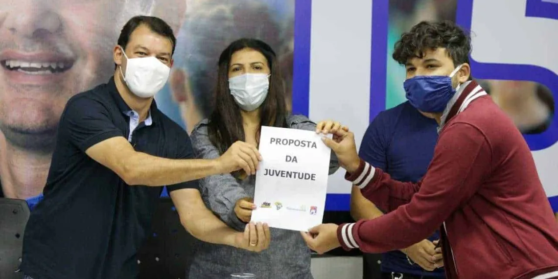 Em reunião com a juventude, Roberto Duarte e Antônia Lúcia mostram força e dialogam sobre o futuro de Rio Branco