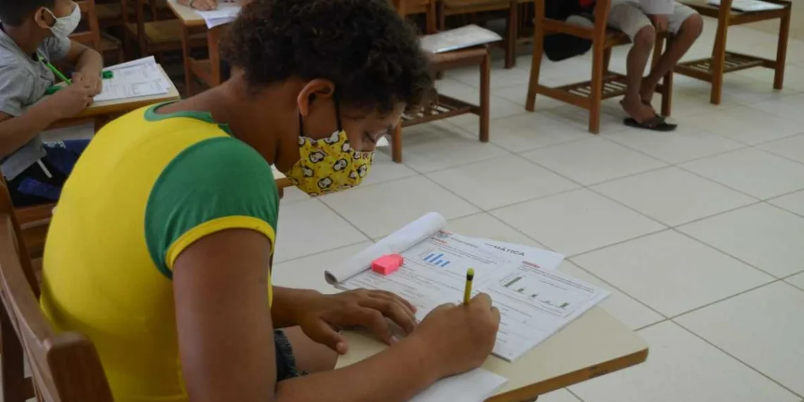 Escolas atuam para evitar abandono dos estudos durante a pandemia
