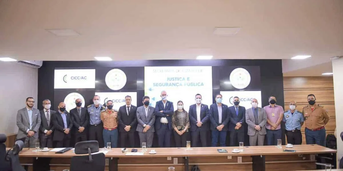 Embaixador de Israel apresenta tecnologia para Segurança Pública durante passagem pelo Acre