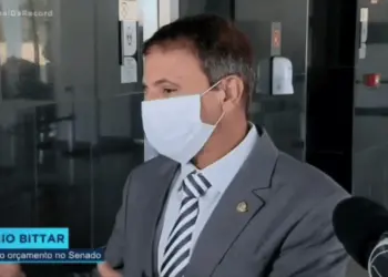 Bittar afirma que recebeu sinal verde de Bolsonaro para criar novo programa social