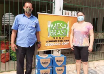 Mesa Brasil Sesc promove a distribuição de 800 litros de leite para entidades