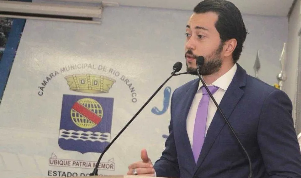 Vereador Emerson Jarude sugeriu a criação de uma plataforma online para o pré-cadastramento de pessoas com comorbidades que queiram se vacinar contra a Covid-19 (Foto: Ascom CMRB)