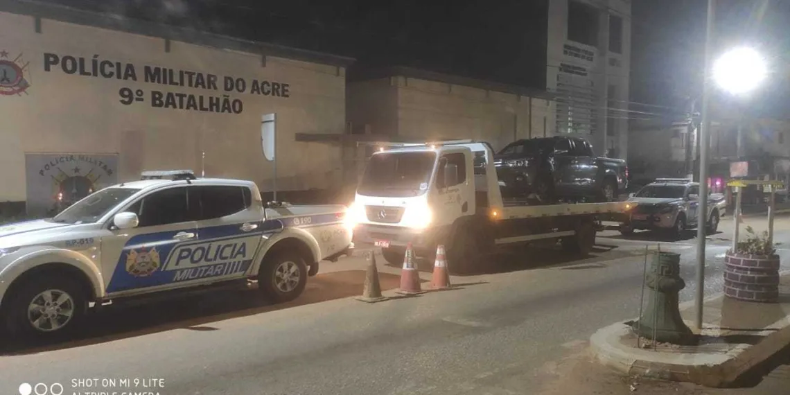O veículo e o autor do roubo foram encaminhados para Delegacia Geral de Flagrantes da Capital (Foto: Ascom PMAC)