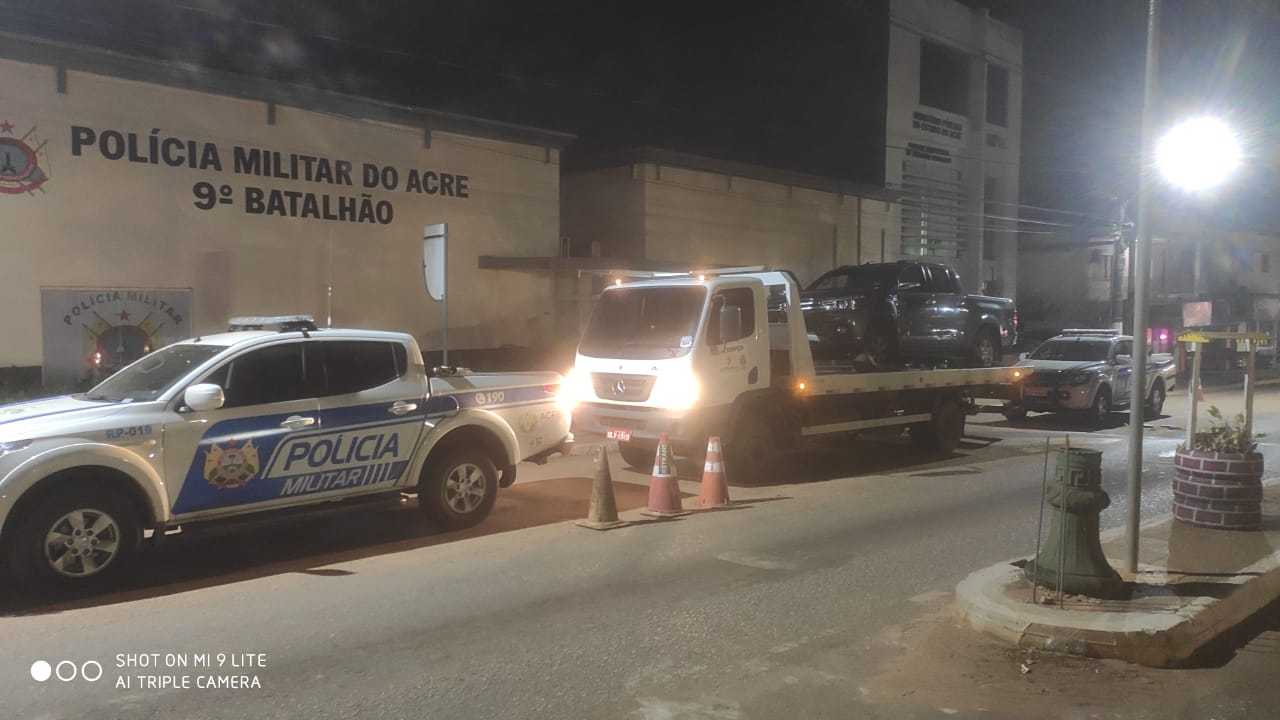 O veículo e o autor do roubo foram encaminhados para Delegacia Geral de Flagrantes da Capital (Foto: Ascom PMAC)