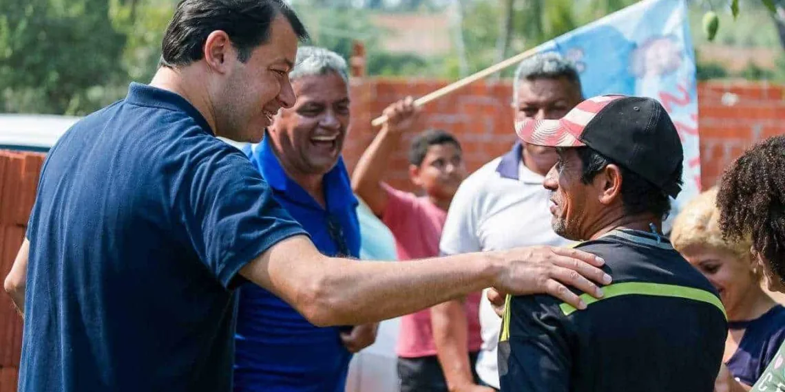 Roberto Duarte reúne-se com moradores da Transacreana