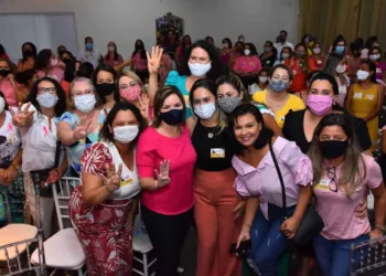 Mulher pode: Socorro Neri40 recebe o apoio e carinho de centenas de mulheres em grande ato