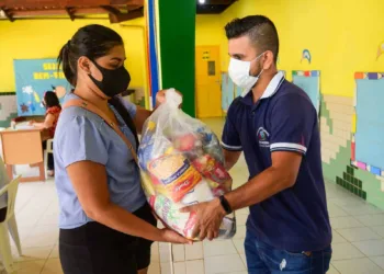 Prefeitura inicia terceira entrega de kits de merenda escolar