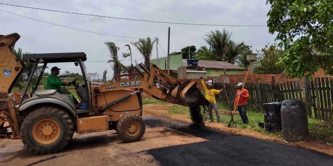 Prefeitura realiza melhoria na Estrada do Barro Vermelho que dá acesso a Vila Jorge Kalume