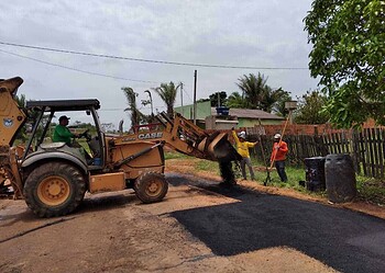 Prefeitura realiza melhoria na Estrada do Barro Vermelho que dá acesso a Vila Jorge Kalume