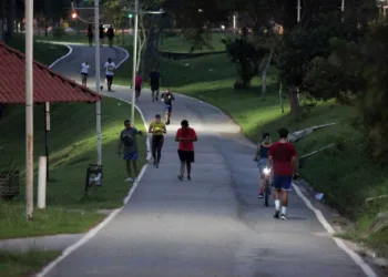 Comitê Covid-19 adota novas resoluções para reabertura de parques públicos e realização de eventos